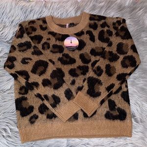 Leopard fuzzy sweater